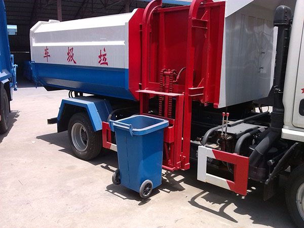 東風多利卡掛桶式8方垃圾車